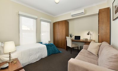 4 Carnarvon St, Brunswick – Room 1