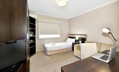 6 Peers St, Brunswick East – Room 8