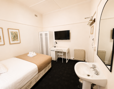 96 Barkly Street, St Kilda – Room 8
