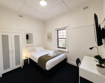 96 Barkly Street, St Kilda – Room 16